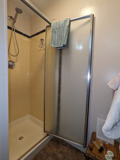 Bathroom 3, Blooming Inn, Franklin