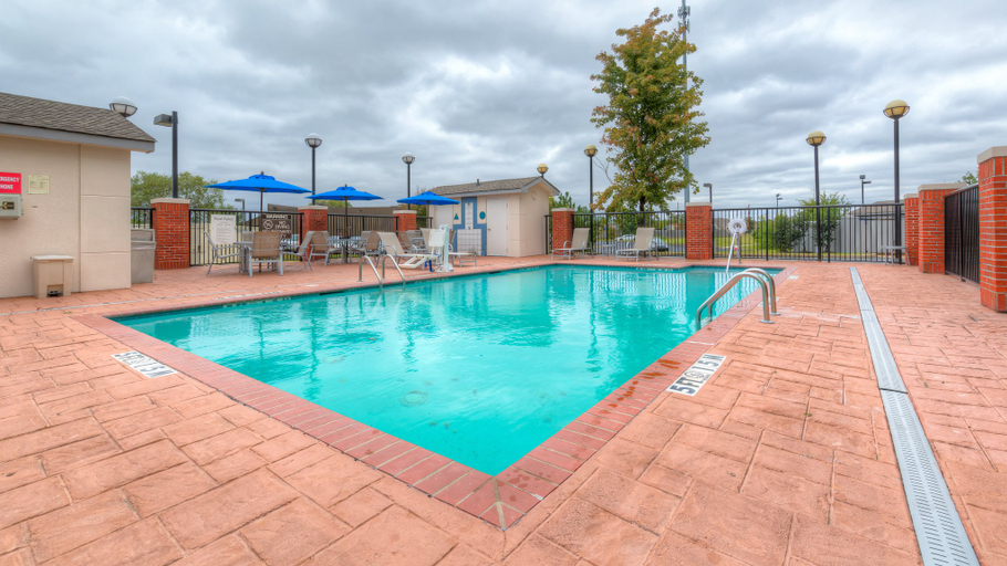Sport & Beauty 2, Holiday Inn Express & Suites MEMPHIS SOUTHWIND, Shelby