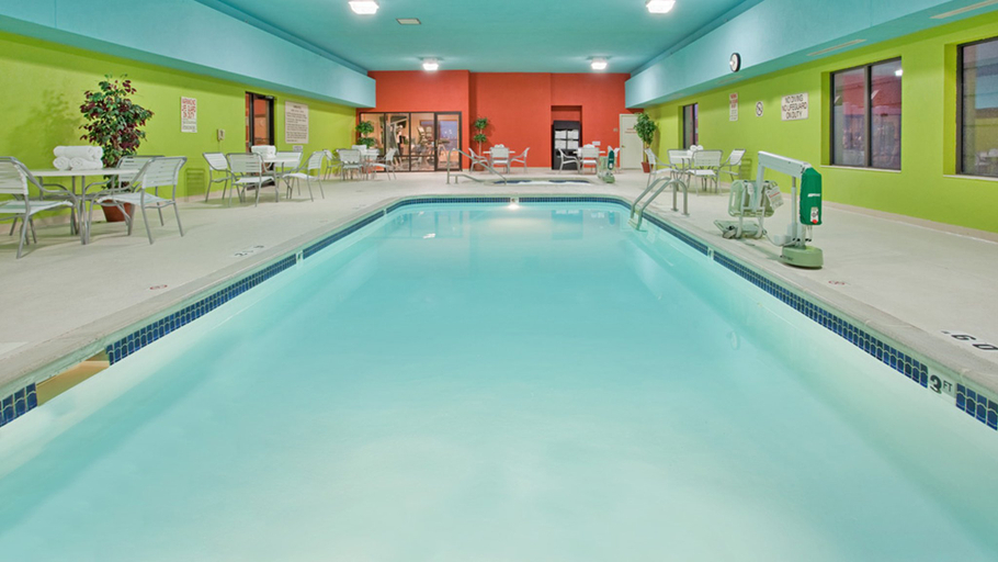 Sport & Beauty 2, Holiday Inn Express & Suites NORFOLK, Madison