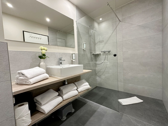 Bathroom 3, DiMas Hotel Ettenheim-Rust, Ortenaukreis