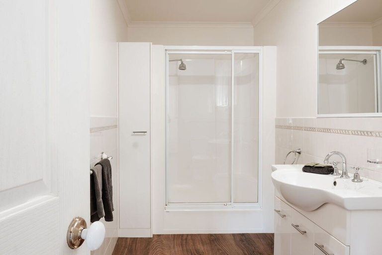 Bathroom 4, Port Fairy Holiday Park, Moyne - South