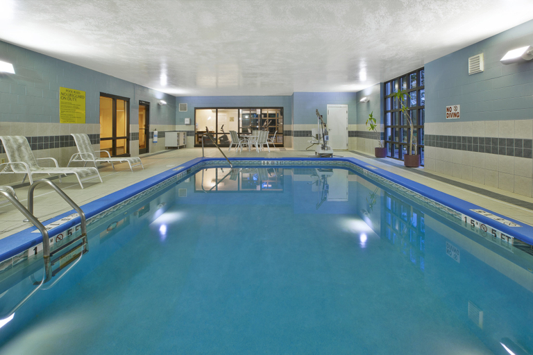 Sport & Beauty 2, Holiday Inn Express & Suites CINCINNATI NORTHEAST-MILFORD, Clermont