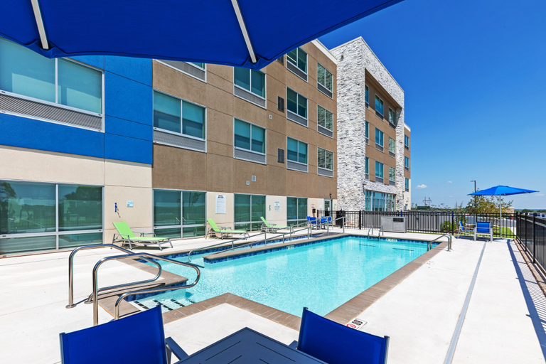 Sport & Beauty 2, Holiday Inn Express & Suites PURCELL, McClain