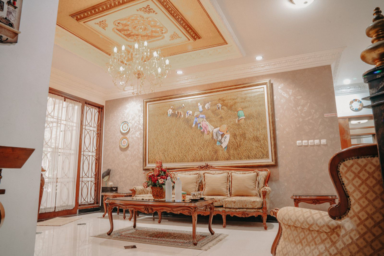 Others 3, Happy Mansion, Bandung