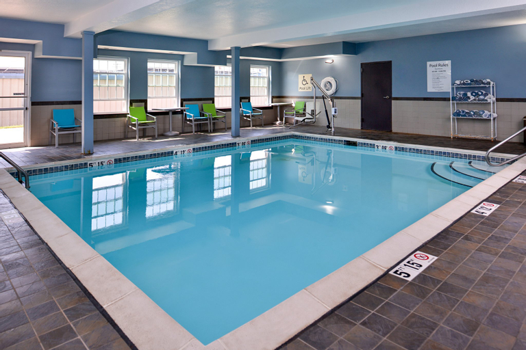 Holiday Inn Express & Suites NORTH KANSAS CITY, Jackson