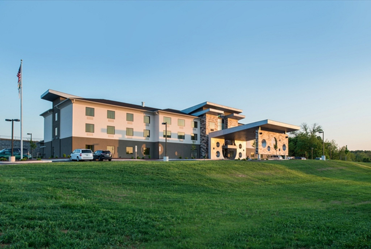 Exterior & Views