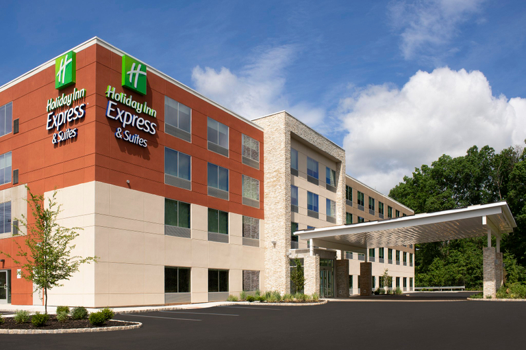 Exterior & Views 4, Holiday Inn Express & Suites NORTH BRUNSWICK, Middlesex