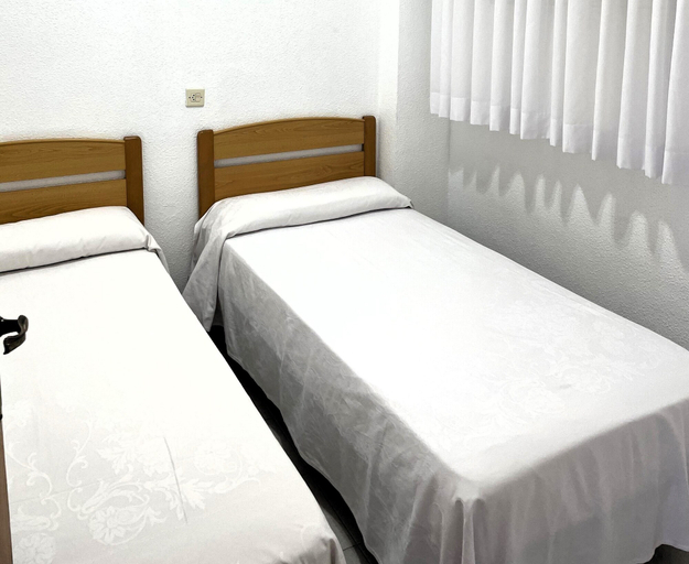 Bedroom 2, Apartamentos Palmera Beach, Alicante
