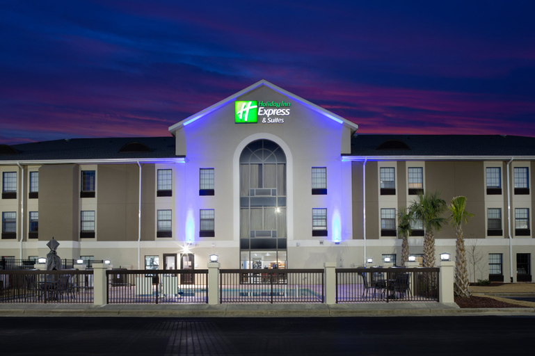 Holiday Inn Express & Suites MOREHEAD CITY, Carteret