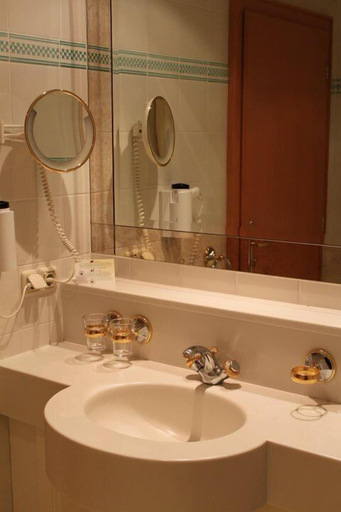 Bathroom 3, Hotel Voglauerhof, Hallein