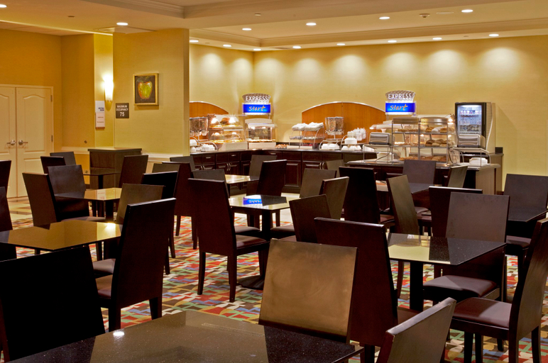 Food & Drinks 2, Holiday Inn Express & Suites ORLANDO - INTERNATIONAL DRIVE, Orange