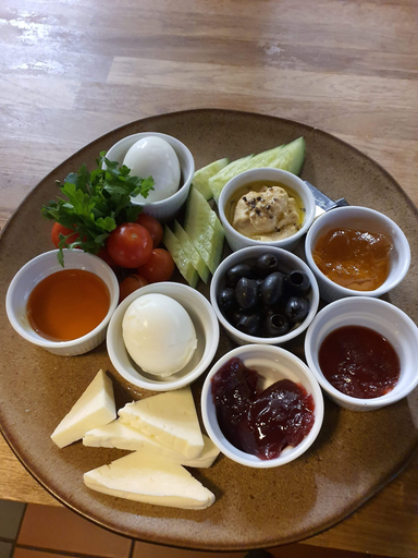 Food & Drinks 5, The Royal Hotel, Derbyshire