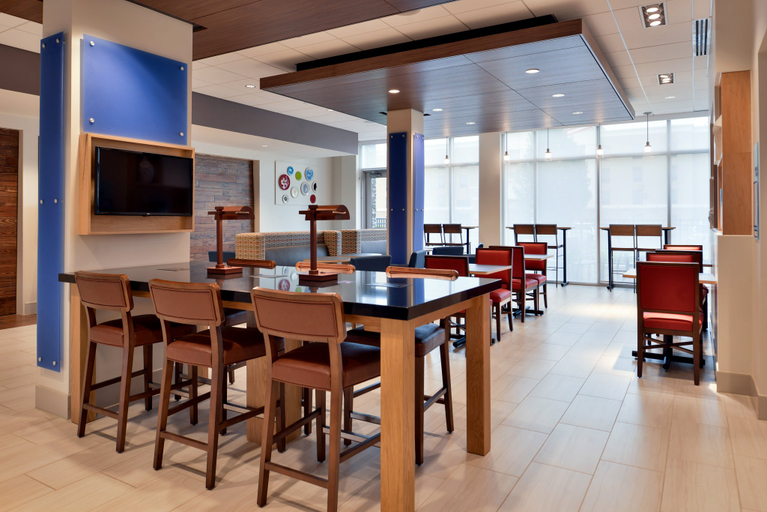 Food & Drinks 2, Holiday Inn Express & Suites MARSHALLTOWN, Marshall