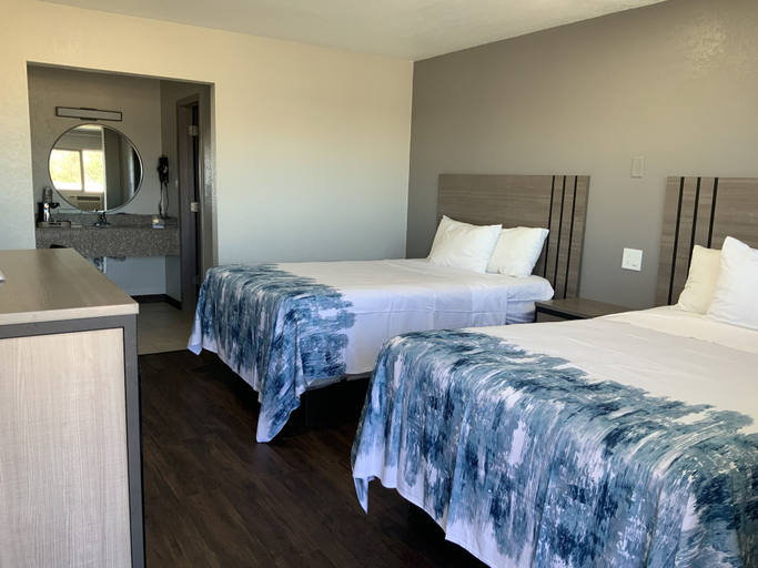 Bedroom 1, Value Lodge, Brewster