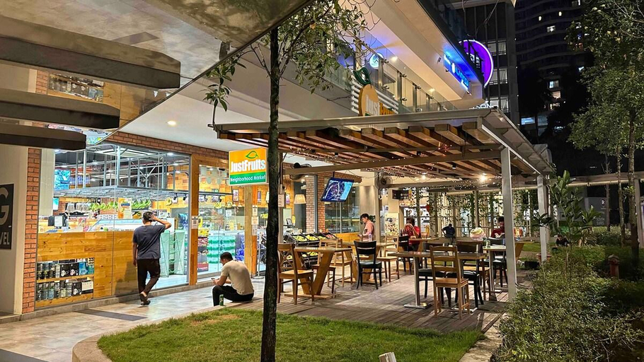 Food & Drinks 4, Extravagant Family-Biz Nest @ Robertson 30F, Kuala Lumpur
