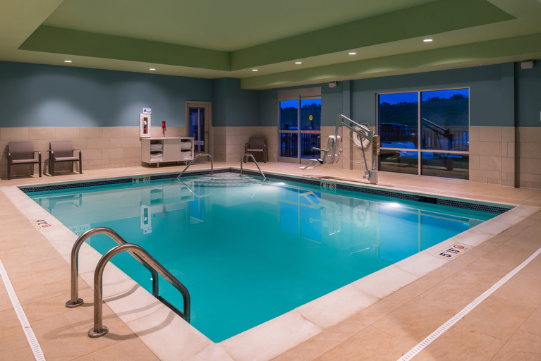 Sport & Beauty 2, Holiday Inn Express & Suites FARMVILLE, Prince Edward