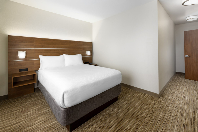 Bedroom 5, Holiday Inn Express & Suites OAKHURST-YOSEMITE PARK AREA, Madera