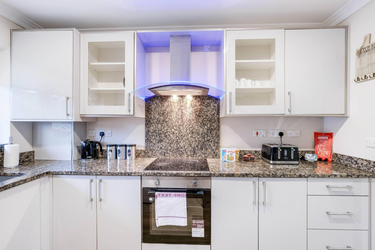 Others 4, Town Center 4 Bedroom 4 bathroom House, Slough