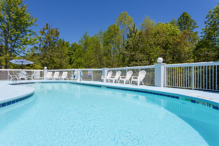 Sport & Beauty 2, Holiday Inn Express & Suites MEBANE, Alamance