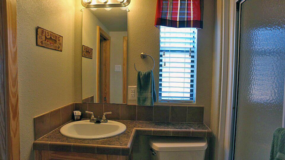 Bathroom 4, Pope's Landing Marina, Wood