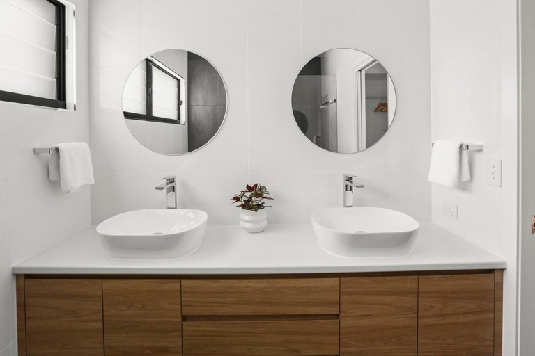 Bathroom 4, Carinya - Secluded luxury minutes from the beach, Cairns
