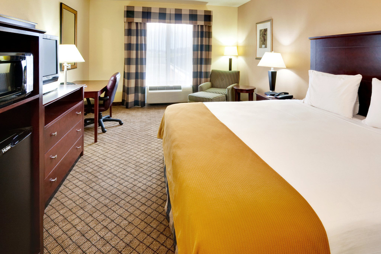 Bedroom 2, Holiday Inn Express & Suites MILLINGTON-MEMPHIS AREA, Shelby