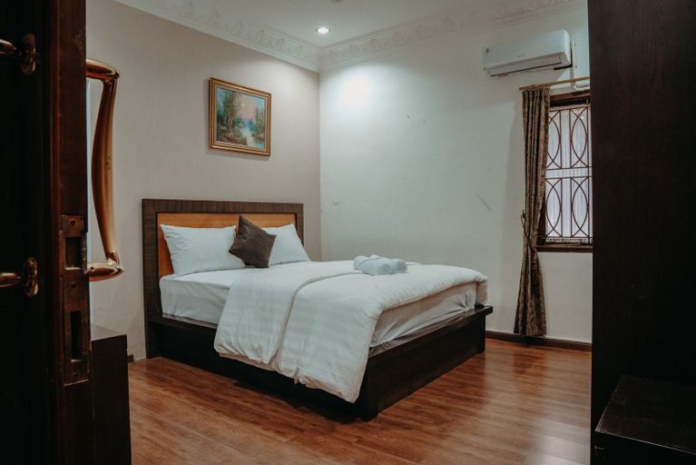 Others 2, Happy Mansion, Bandung