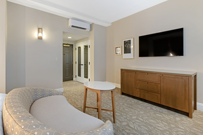 Bedroom 2, Hotel Flor Tampa Downtown, Tapestry Collection by Hilton, Hillsborough