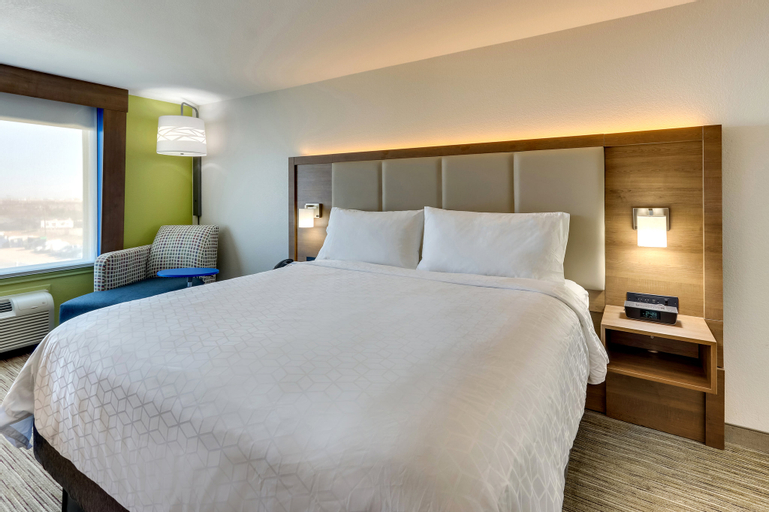 Holiday Inn Express Lake Worth NW Loop 820 - Tap to explore photos