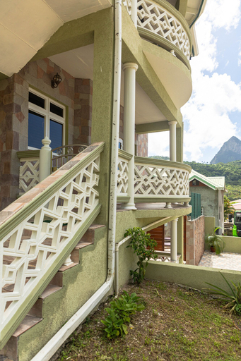 Exterior & Views 2, Topaz Apartment Villa - Piton View