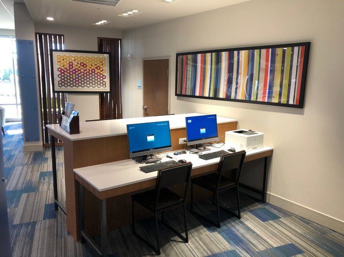 Business Facilities 3, Holiday Inn Express & Suites MADISON WEST - MIDDLETON, Dane