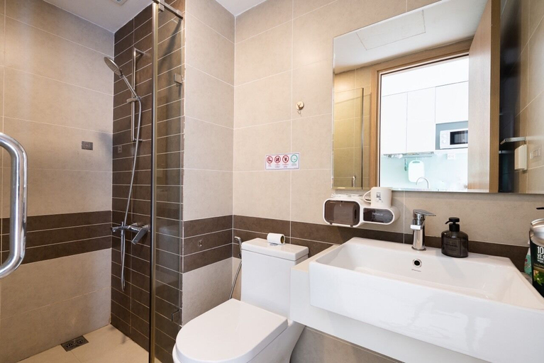 Bathroom 5, RiverGate Residence by Emily in Town, District 4