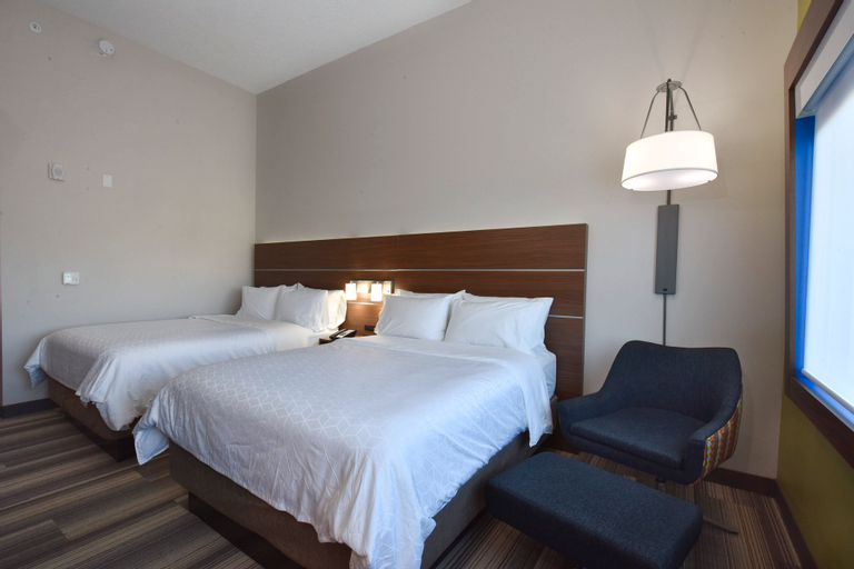 Holiday Inn Express & Suites Orlando - Lake Nona Area - Tap to explore photos