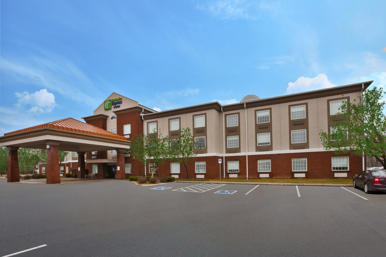 Exterior & Views 2, Holiday Inn Express & Suites MANCHESTER-CONF CTR(TULLAHOMA), Coffee