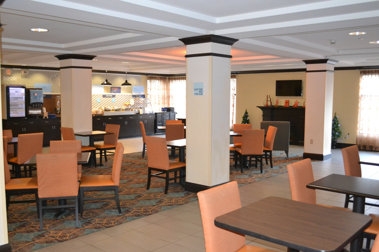 Food & Drinks 2, Holiday Inn Express & Suites SELINSGROVE - UNIVERSITY AREA, Snyder