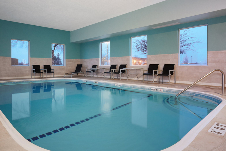 Sport & Beauty 5, Holiday Inn Express & Suites PEKIN (PEORIA AREA), Tazewell