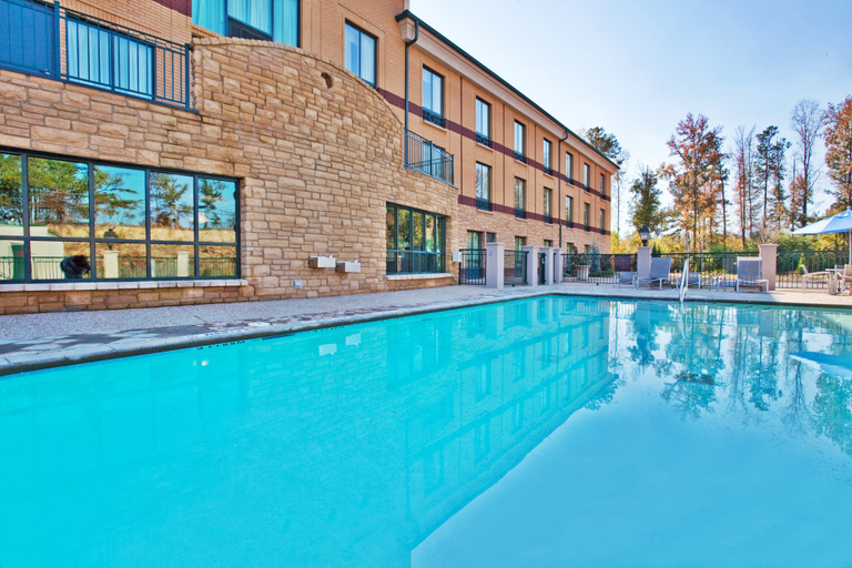 Sport & Beauty, Holiday Inn Express & Suites MACON-WEST, Bibb