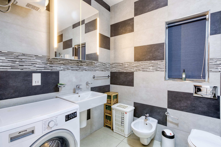 Bathroom 3, Pool Penthouse