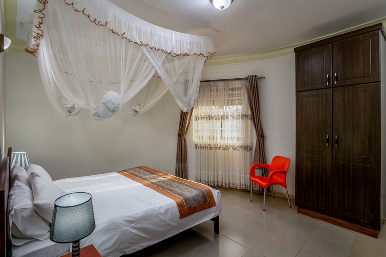 Bedroom 2, THE CRESTED CRANE BWINDI HOTEL, Kinkiizi