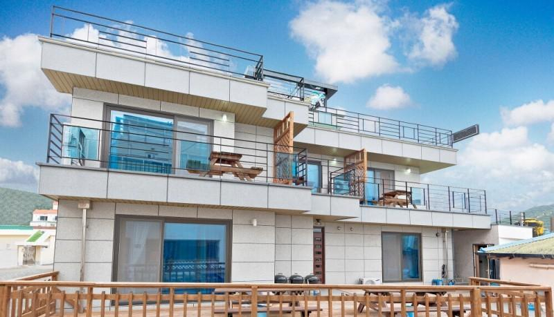 Others 2, Namhae White Pension, Namhae