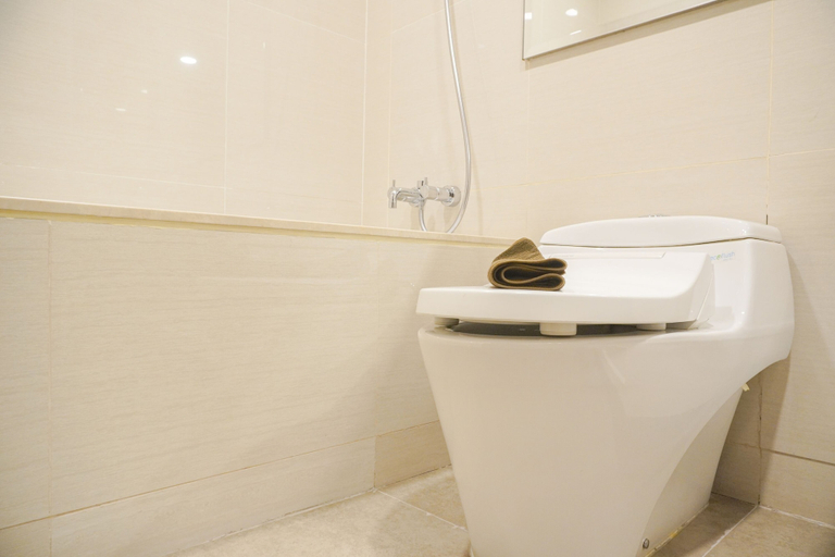 Bathroom 3, Best Spacious And Nice 3Br At 28Th Floor Casa Grande Apartment, South Jakarta