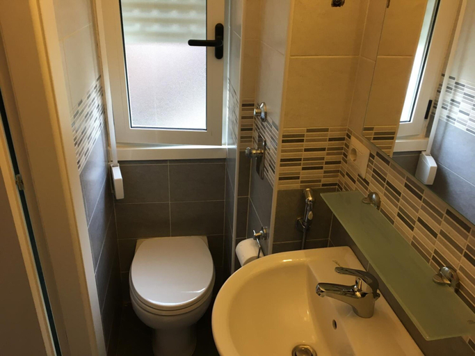 Bathroom 5, Hotel Del Sud, Milano