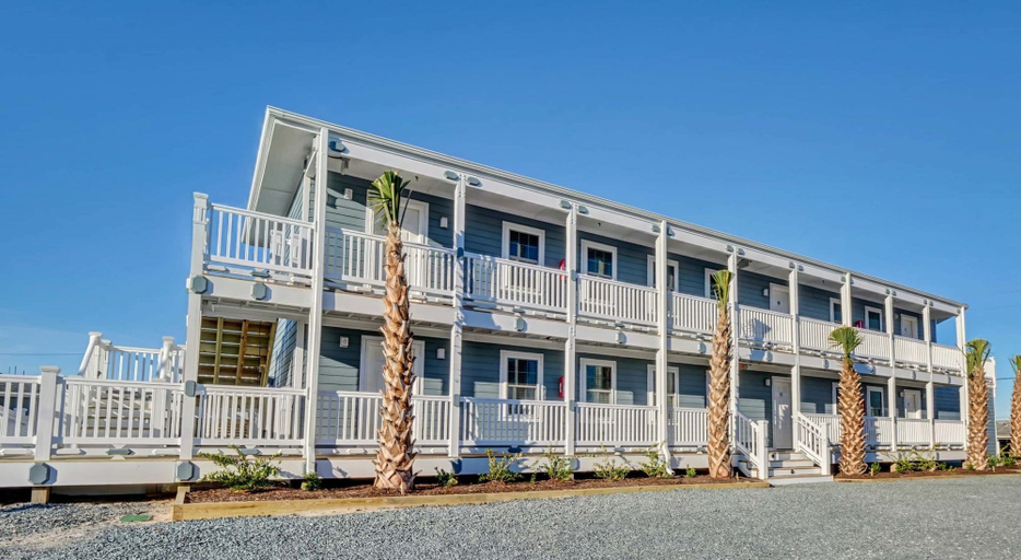 Exterior & Views 2, Loggerhead Inn & Suites, Pender