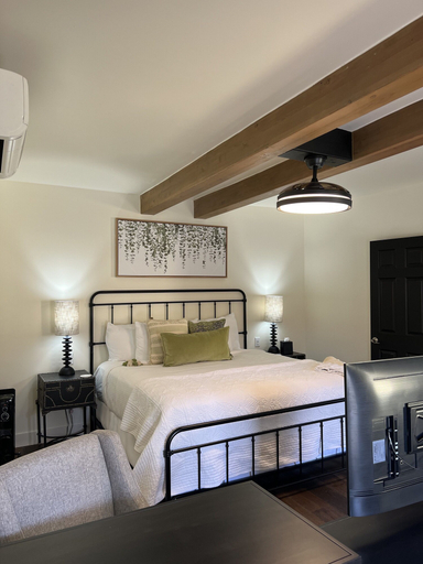 Bedroom 2, Bespoke Inn Flagstaff, Coconino