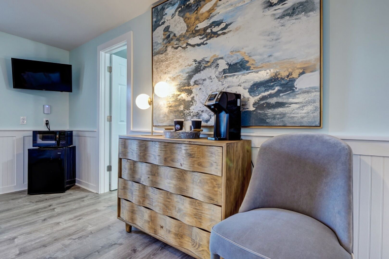 Others 4, Loggerhead Inn & Suites, Pender