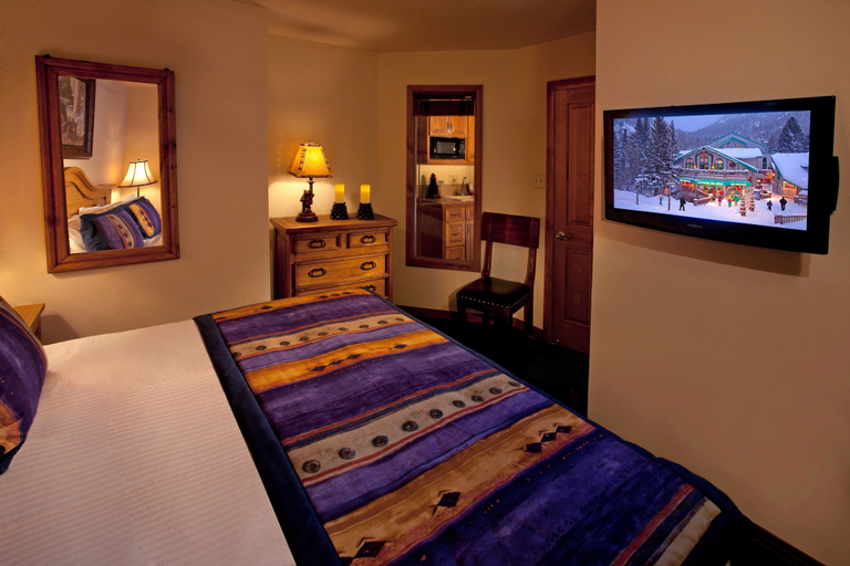 Bedroom 2, Alpine Village Suites, Taos