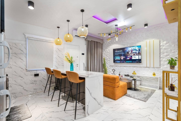Room 5, Lekki Grand Apartment, Eti-Osa