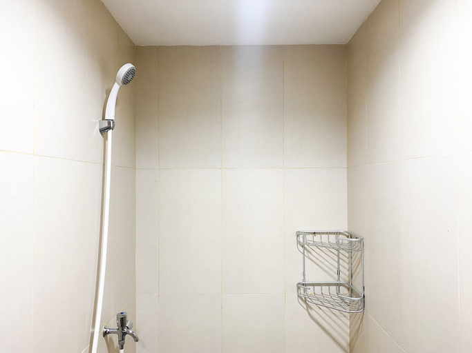 Bathroom 5, Modern Studio at LRT City Jatibening Apartment, Bekasi
