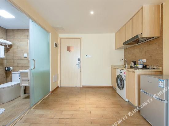 Wo Qu Serviced Apartment (Rainbow Center Store, Wanhua Subway Station, Foshan), Foshan