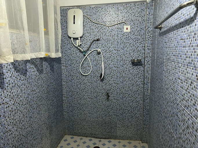 Bathroom 2, Hansonic Hotel, Accra
